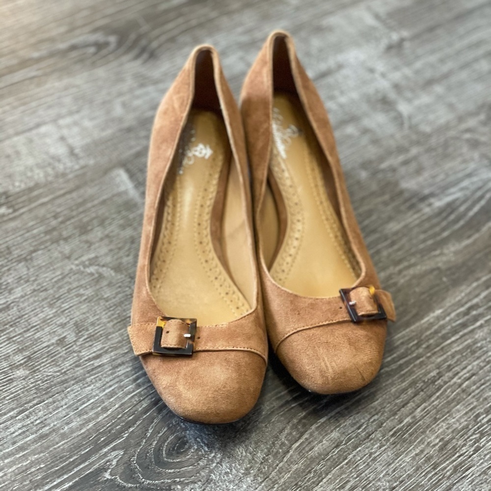 Brooks Brothers Brown Buckle Toe Heeled Loafers size 6.5
